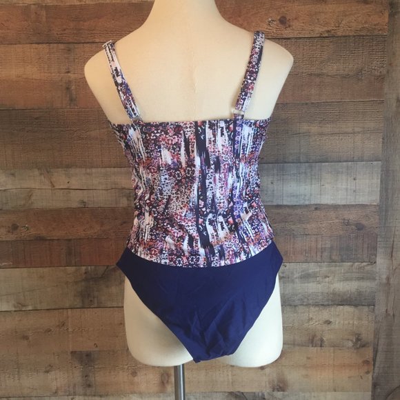 Red/White/Blue Abstract Floral Print Top Tankini Size XXL Solid Navy Blue Bottom - Picture 4 of 12